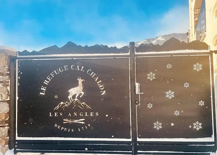 Le Refuge Cal Chalon , De Luxe Au Coeur Du Village Nyaraló