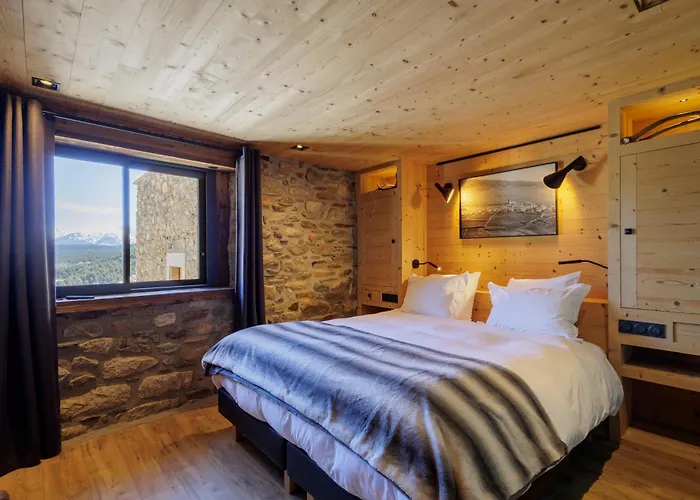 Le Refuge Cal Chalon , De Luxe Au Coeur Du Village Nyaraló *